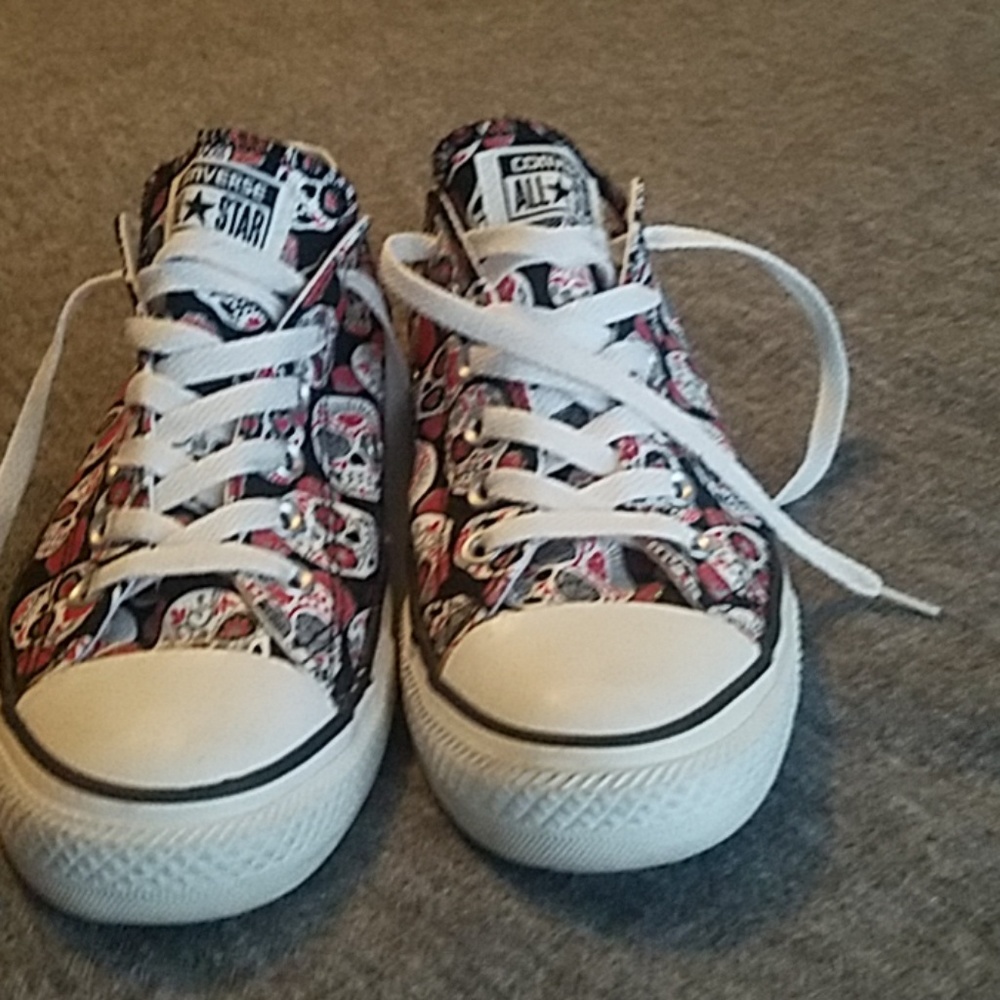 Skull Converse Low Shoes
